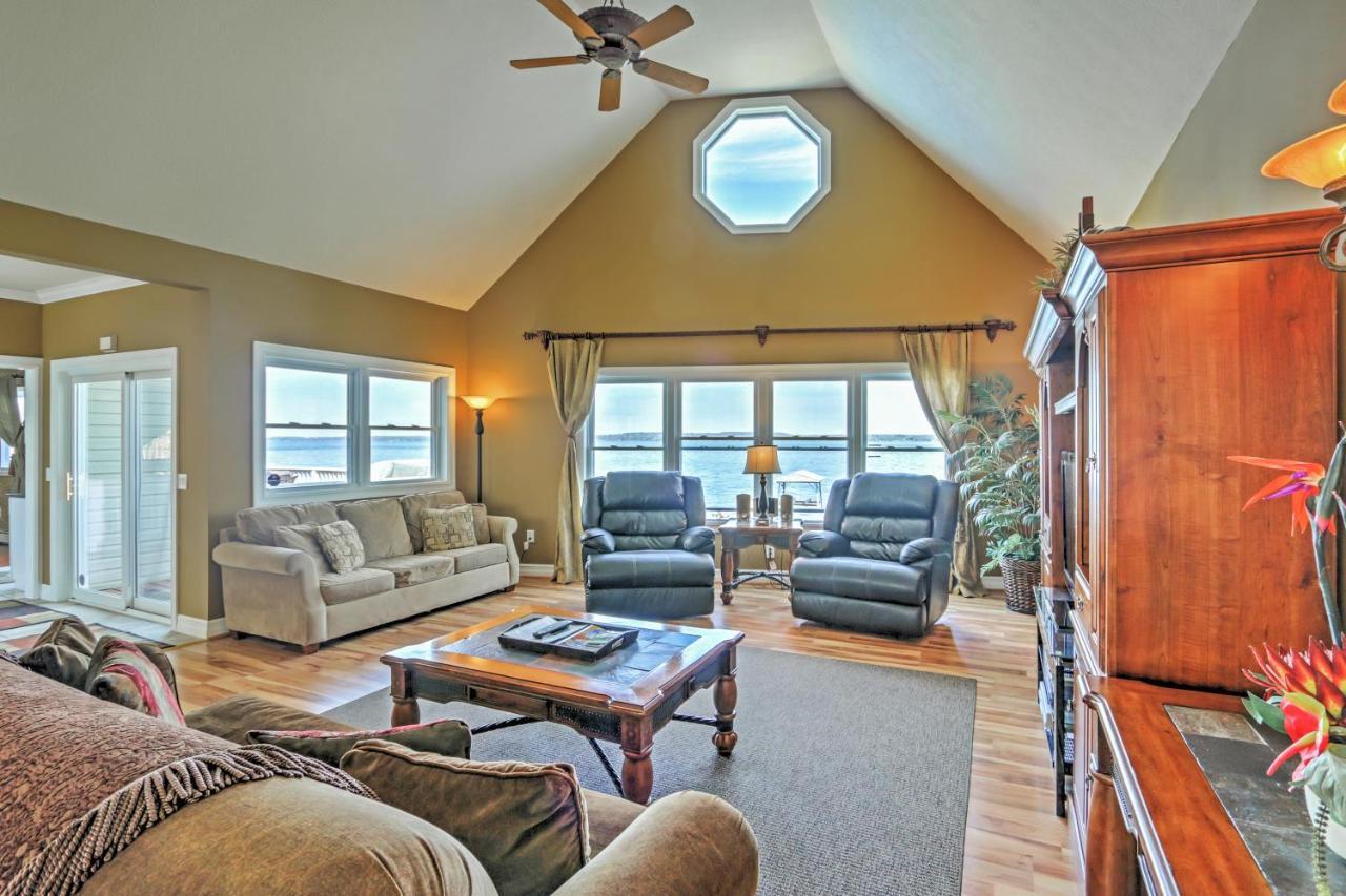 Waterfront Seneca Lake House Fire Pit And Boat Dock Geneva Esterno foto