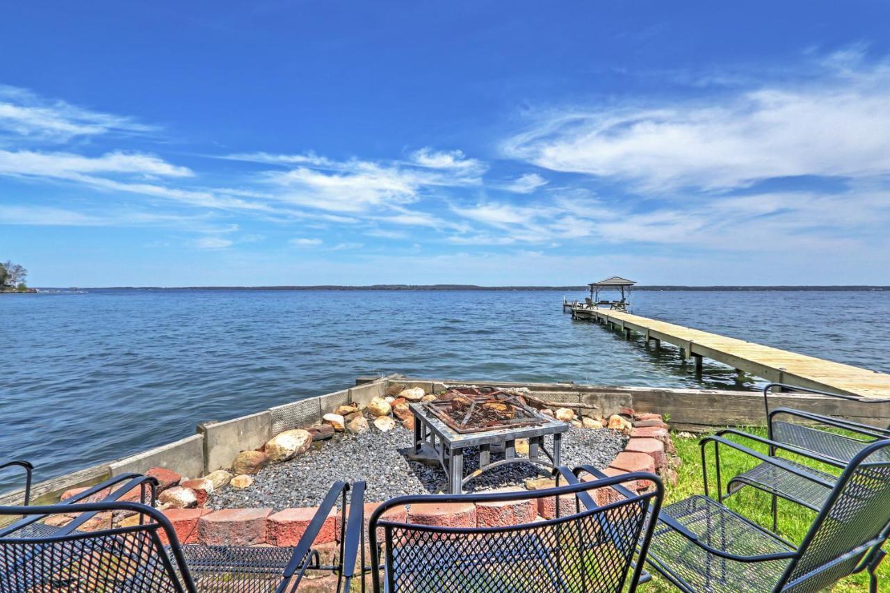 Waterfront Seneca Lake House Fire Pit And Boat Dock Geneva Esterno foto